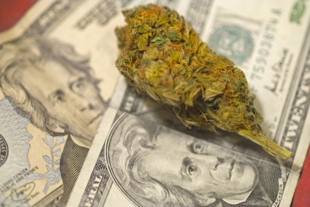 Cannabis millionaire estafa