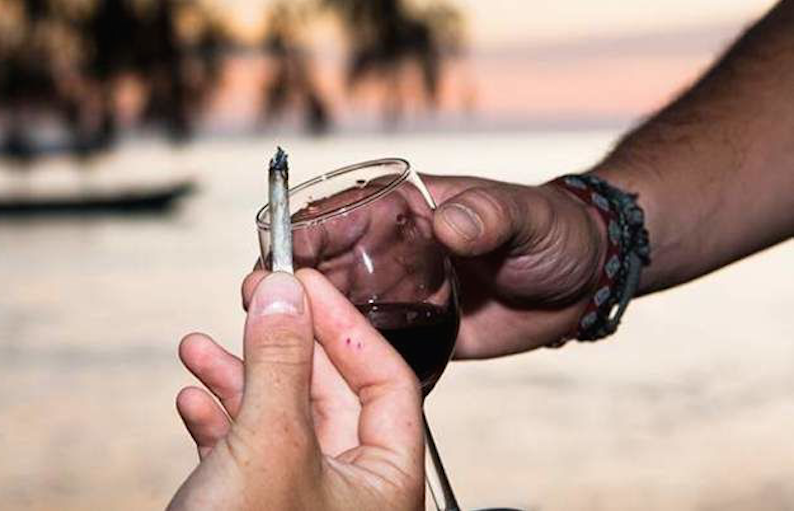 El mecanismo de la formación de la narcomanía y el alcoholismo
