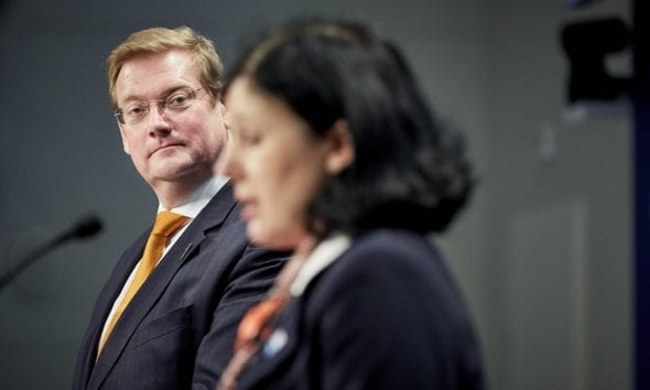 El sucesor de Ivo Opstelten, Ard van der Steur, ha mantenido hasta ahora su postura de política paradójica. (Foto: M. Beekman)El sucesor de Ivo Opstelten, Ard van der Steur, ha mantenido hasta ahora su postura de política paradójica. (Foto: M. Beekman)