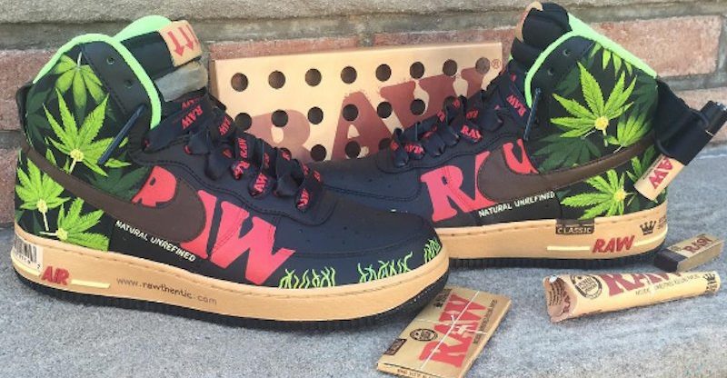 RAW Nike Air Force Ones diseñadas para amantes del cannabis